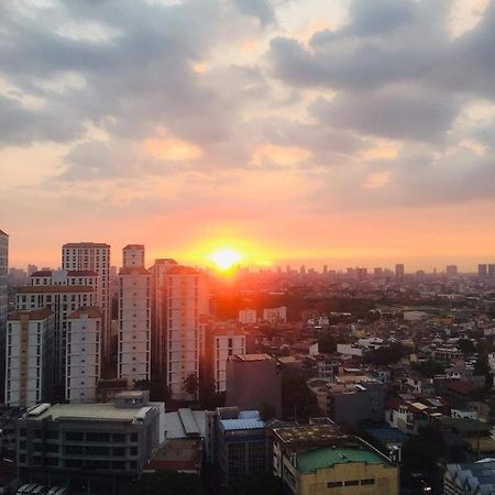 Ronz Deca Hills Aparthotel Mandaluyong Ngoại thất bức ảnh